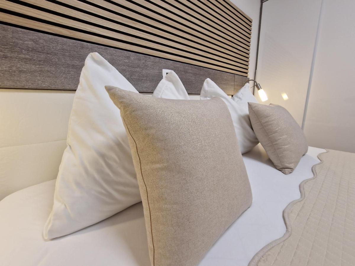Residence-Apartment-Giuliano-Punta Skala, Petrcane Exterior photo